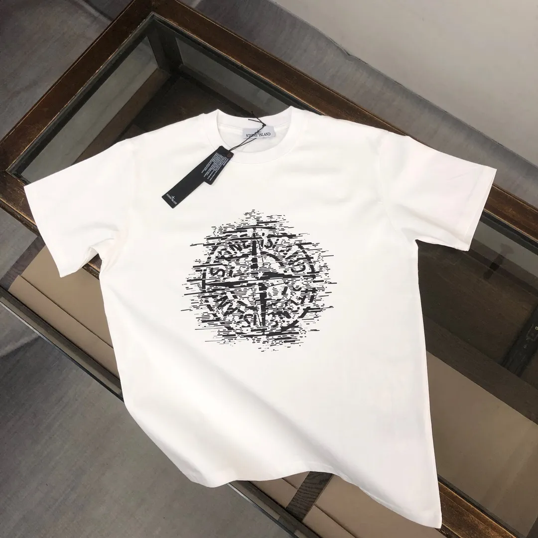 P180 Stone Island 2025 latest T-shirt, couple style ~ Original order, fashionable and casual short T-shirt, specially made of customized cotton fabric ~ Cotton T-shirt ~ Pre-washed to prevent deformation and shrinkage problem, more comfortable and breathable on the body ~ All available from stock ~ Unique design style, trendy must-have item, complete with three standards 👍 Color: black/white Size: S M L XL (larger version, please indicate your height and weight when placing an order)